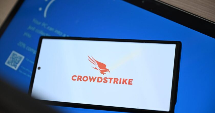 CEO Delta Airlines chỉ trích CrowdStrike và Microsoft sau sự cố màn hình xanh